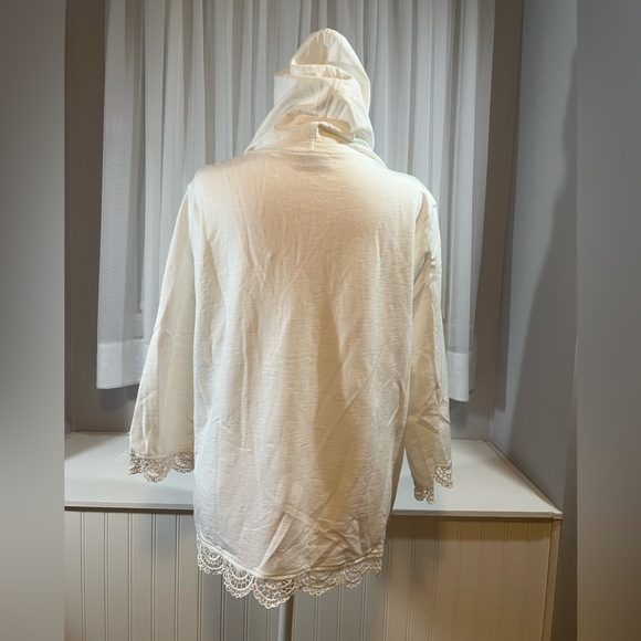 Chico’s lightweight hooded jacket - Picture 2 of 3